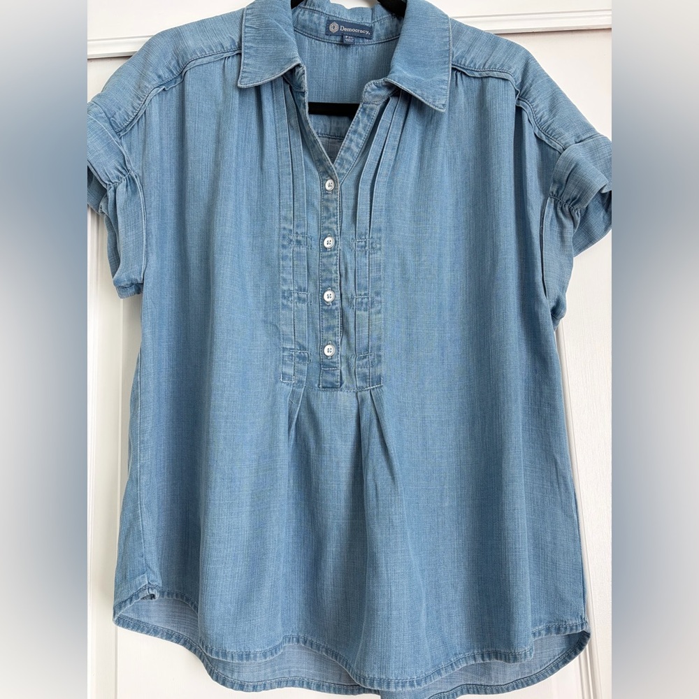 Democracy Chambray Lyocell Blouse PM NWT Ruched Sleeve Lightweight Top